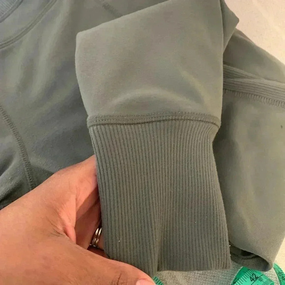 Athleta Green Tapered Ankle Partially Ribbed Athletic Leggings with Pockets - Picture 4 of 7